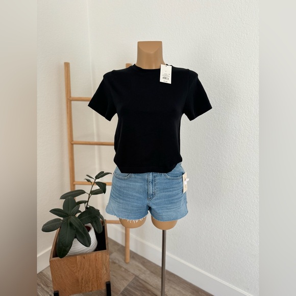 NWT Women's Slim Fit Short Sleeve Baby T-Shirt - A New Day Black L - Picture 5 of 8